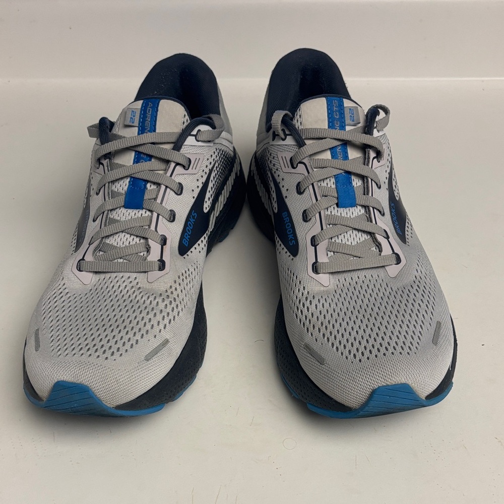 Brooks Adrenaline GTS 22 men’s running shoes.
Size 12D.